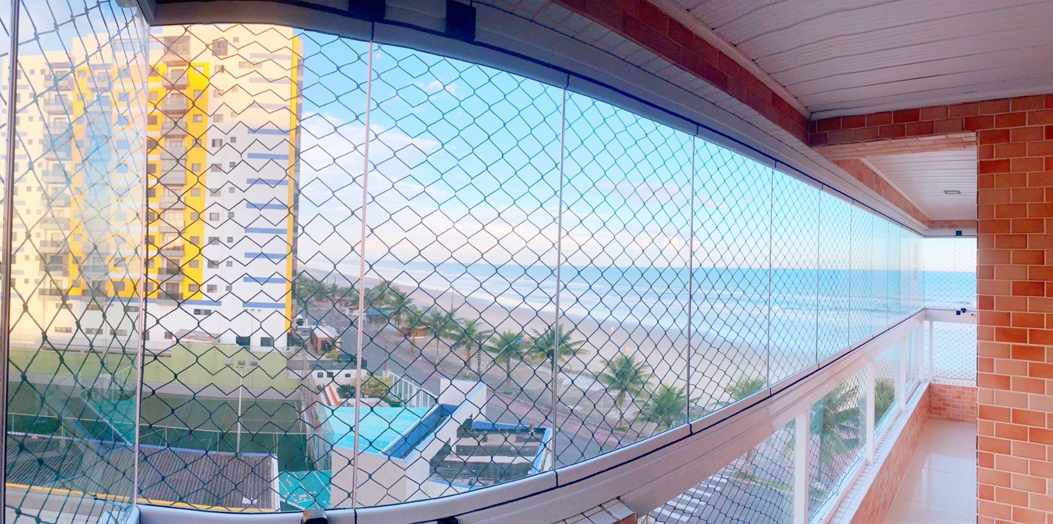 Varanda do Residencial Lara com vista para a praia